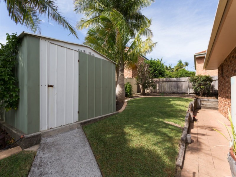 4 Osprey Avenue, Old Bar NSW 2430