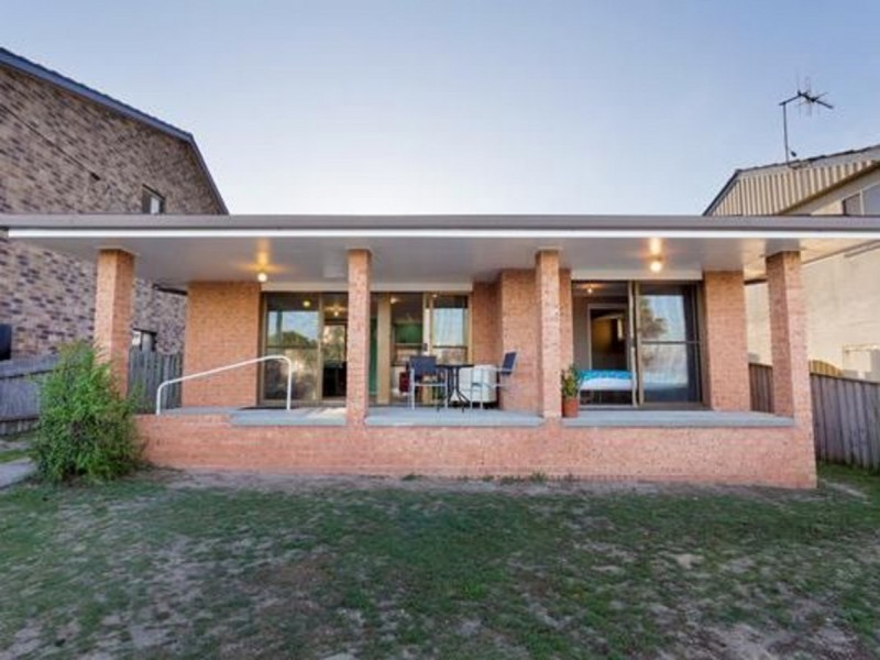 33 Pacific Parade, Old Bar NSW 2430