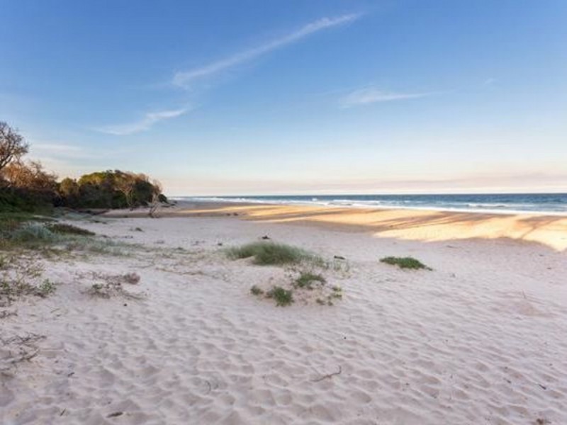 33 Pacific Parade, Old Bar NSW 2430