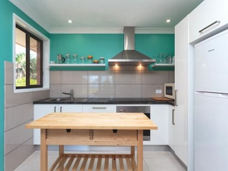 33 Pacific Parade, Old Bar NSW 2430