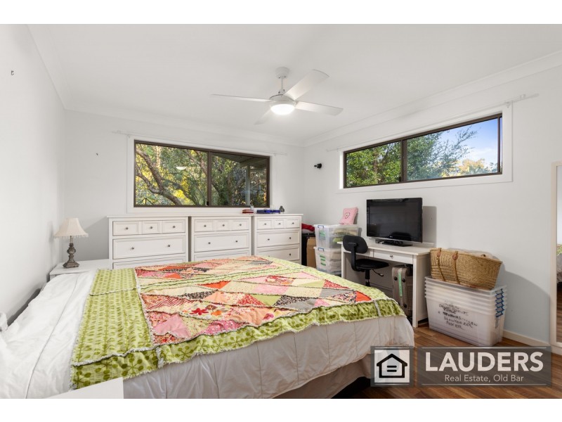 Granny Flat 136 Heron Road, Old Bar NSW 2430