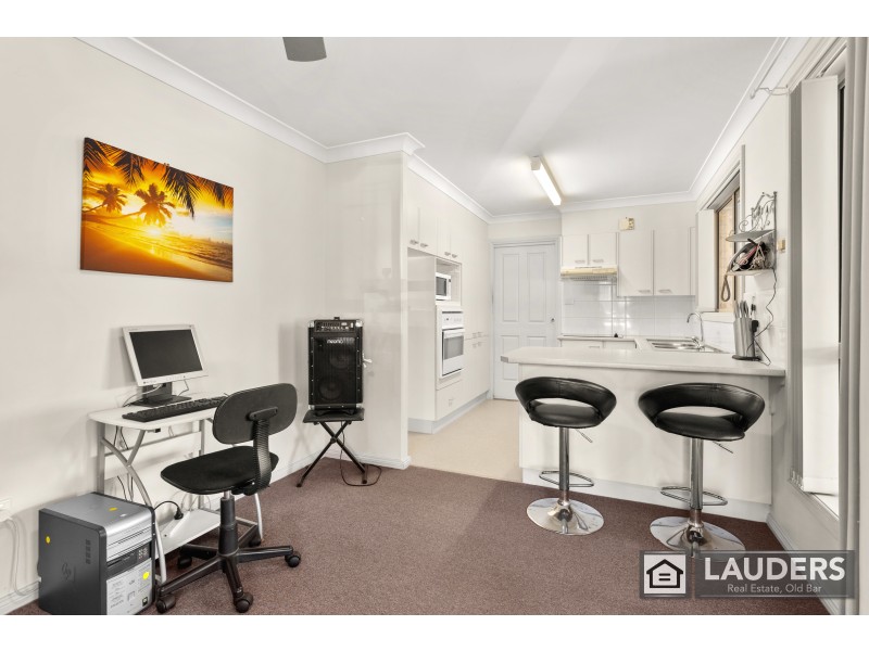 135 Waterman Street, Old Bar NSW 2430