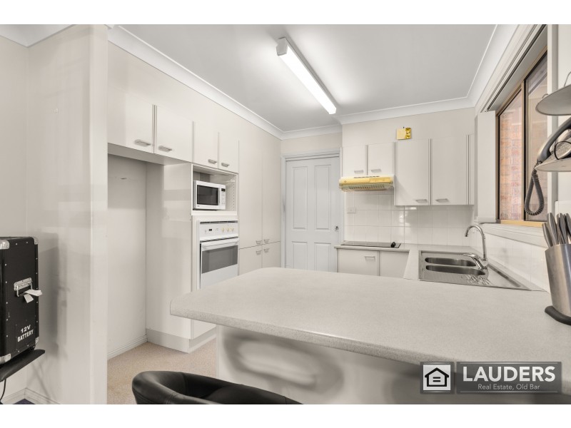 135 Waterman Street, Old Bar NSW 2430