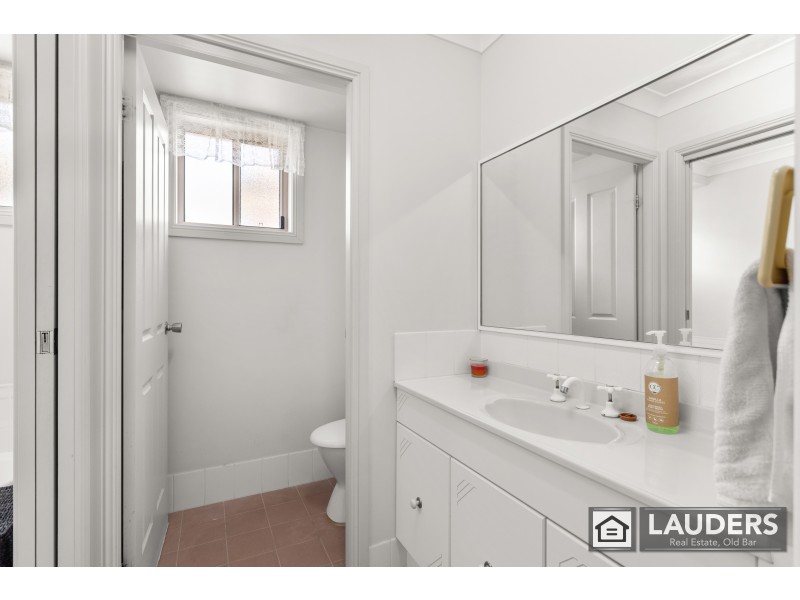 135 Waterman Street, Old Bar NSW 2430