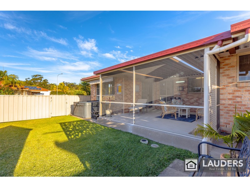 135 Waterman Street, Old Bar NSW 2430