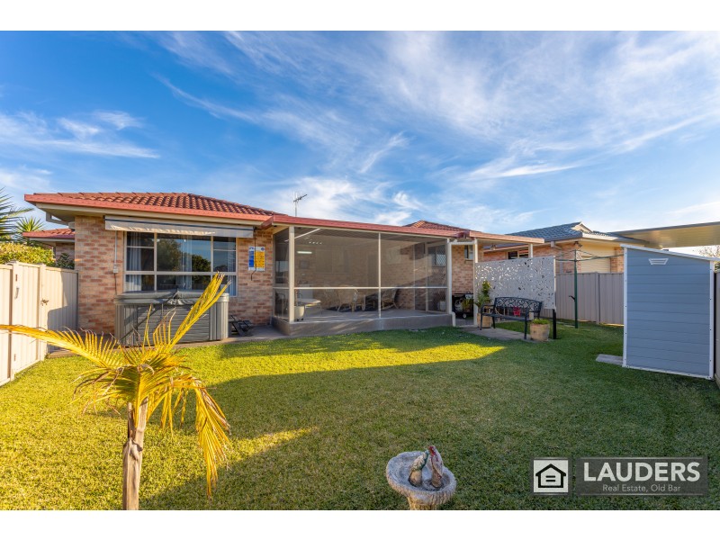 135 Waterman Street, Old Bar NSW 2430