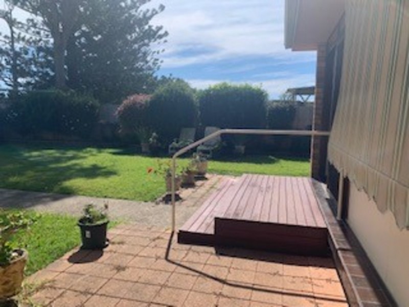 11 Richardson Street, Old Bar NSW 2430