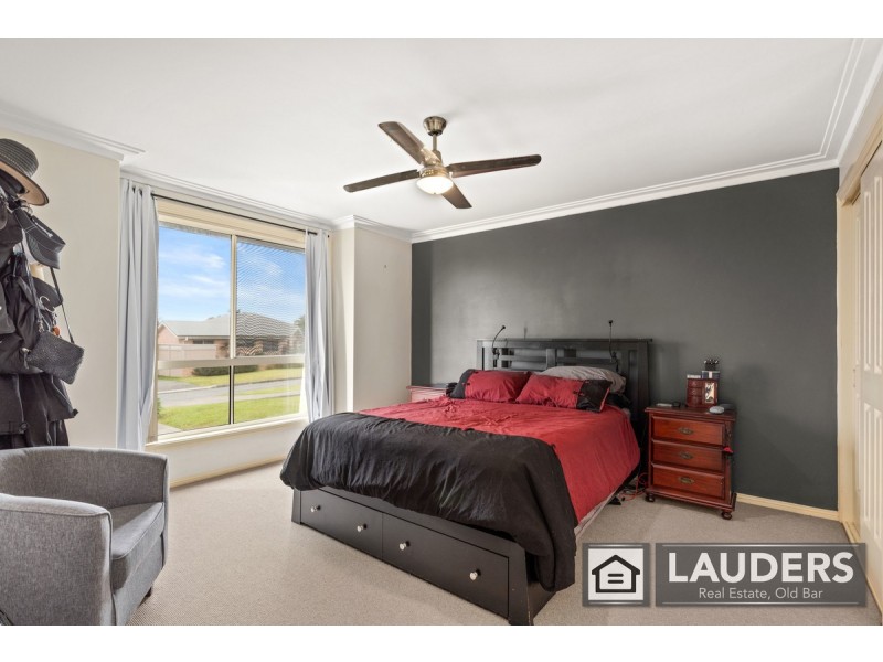 1/34 Mistral Place, Old Bar NSW 2430