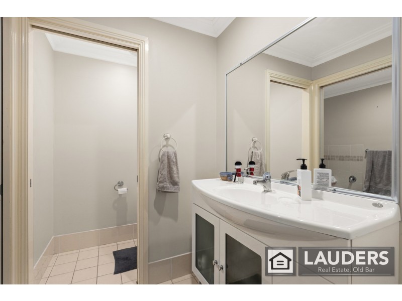 1/34 Mistral Place, Old Bar NSW 2430