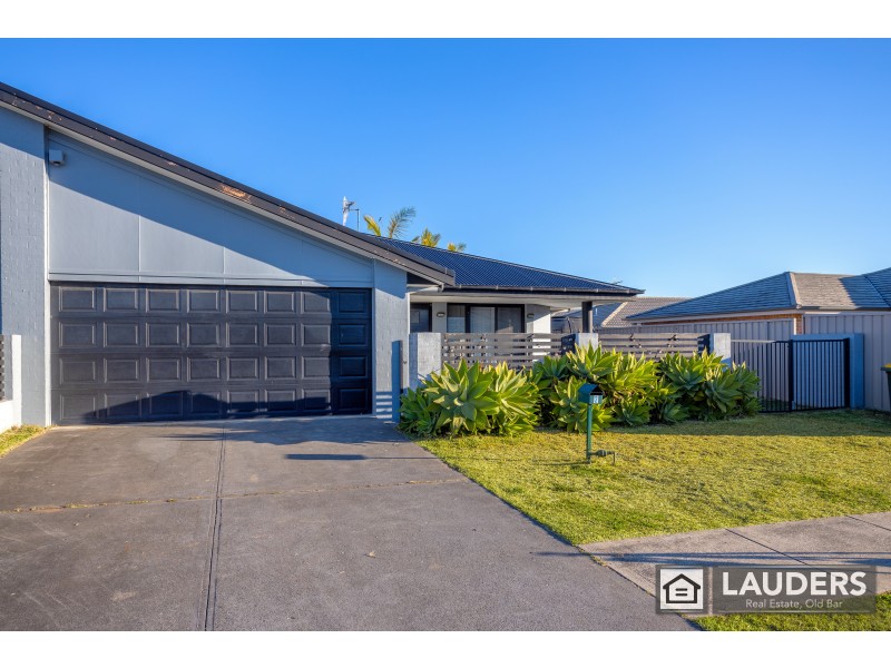 2 Greenbank Way, Old Bar NSW 2430