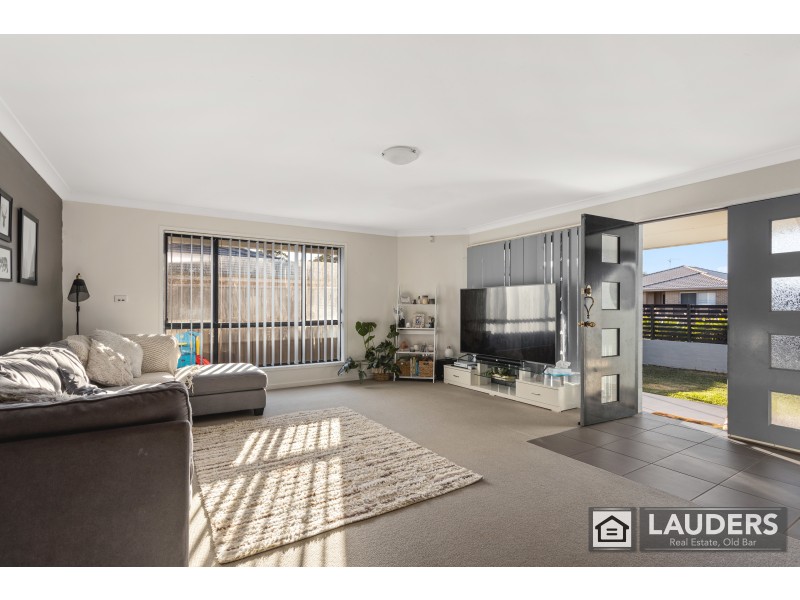 2 Greenbank Way, Old Bar NSW 2430