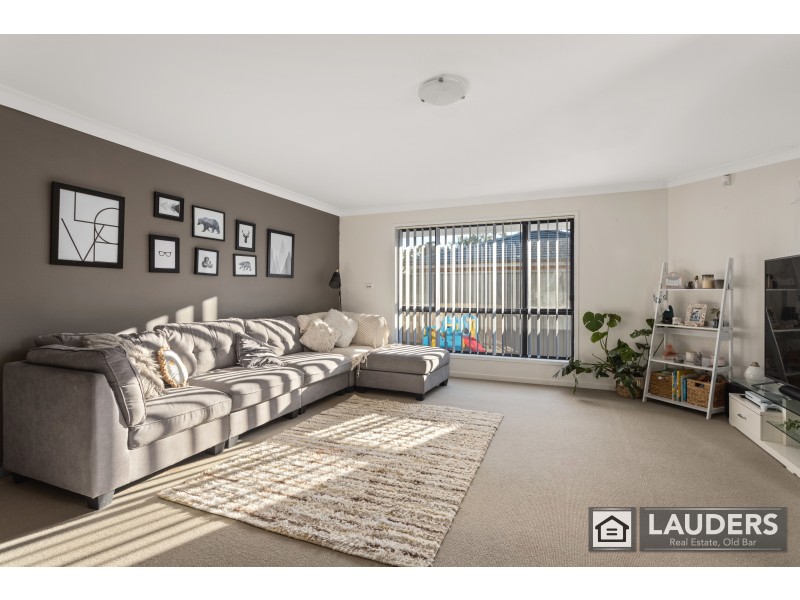 2 Greenbank Way, Old Bar NSW 2430
