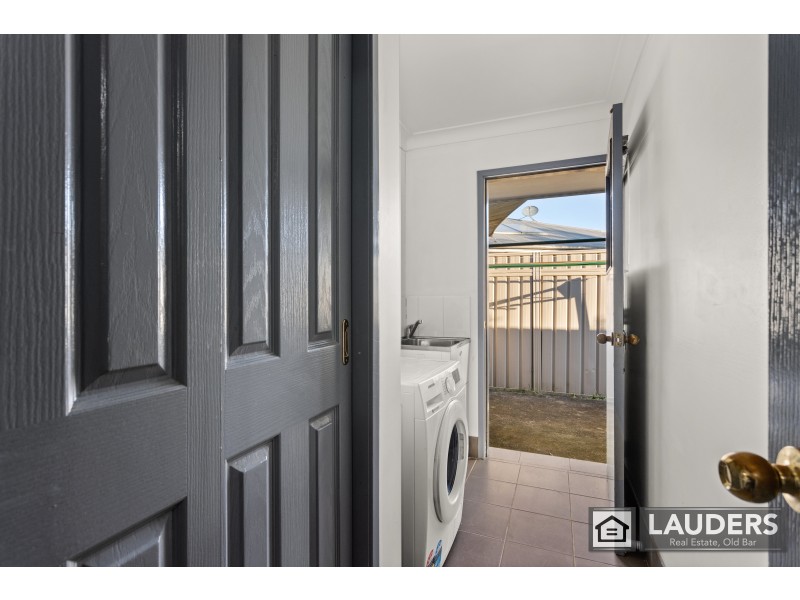2 Greenbank Way, Old Bar NSW 2430
