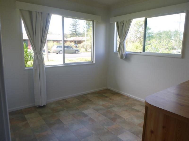 27 Waterman Street, Old Bar NSW 2430