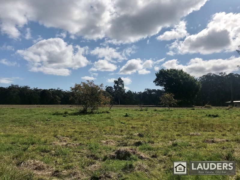 428 Old Bar Road, Old Bar NSW 2430