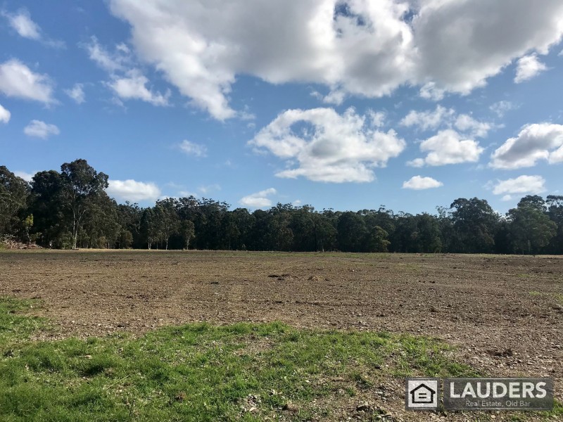 428 Old Bar Road, Old Bar NSW 2430