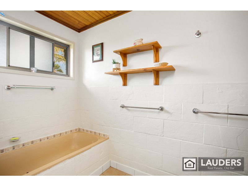 18 Smith Street, Old Bar NSW 2430