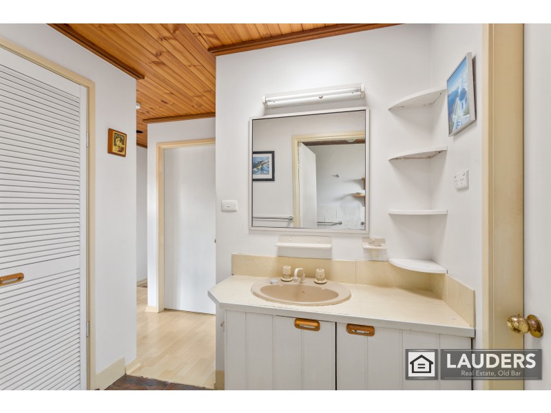 18 Smith Street, Old Bar NSW 2430