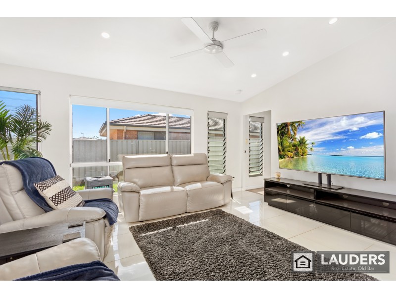 1 Flagtail Avenue, Old Bar NSW 2430