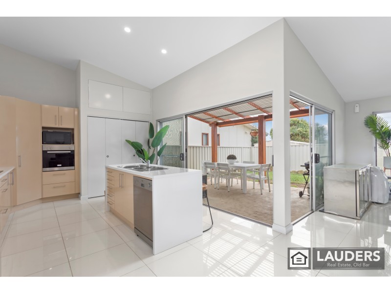 1 Flagtail Avenue, Old Bar NSW 2430