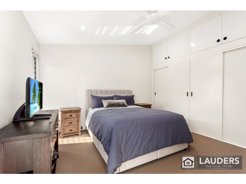 1 Flagtail Avenue, Old Bar NSW 2430