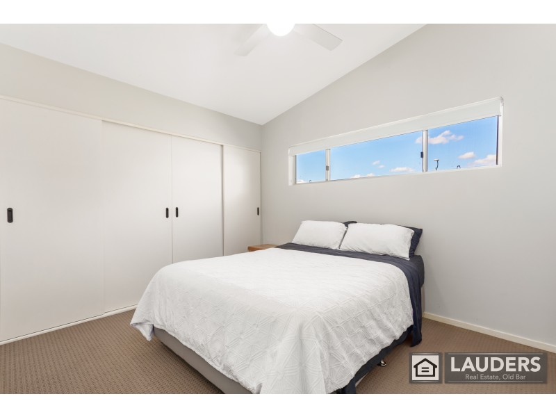 1 Flagtail Avenue, Old Bar NSW 2430