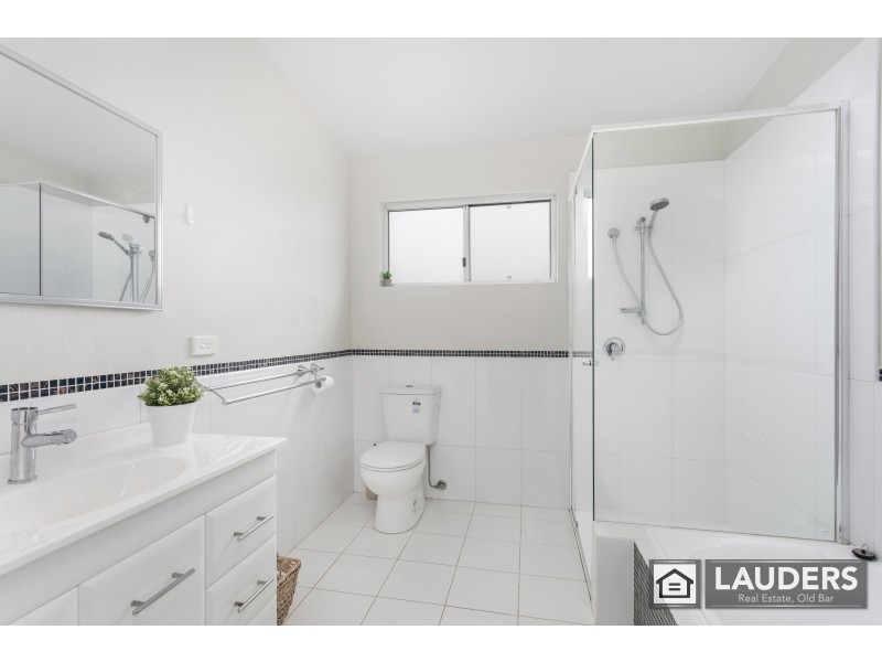 1 Flagtail Avenue, Old Bar NSW 2430