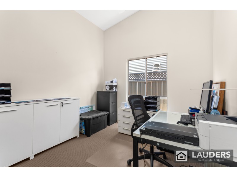 1 Flagtail Avenue, Old Bar NSW 2430