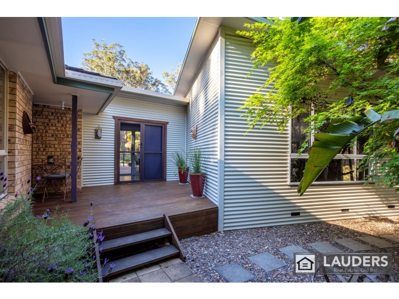 15 Scotts Road, Mitchells Island NSW 2430