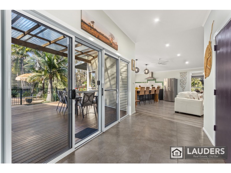 15 Scotts Road, Mitchells Island NSW 2430