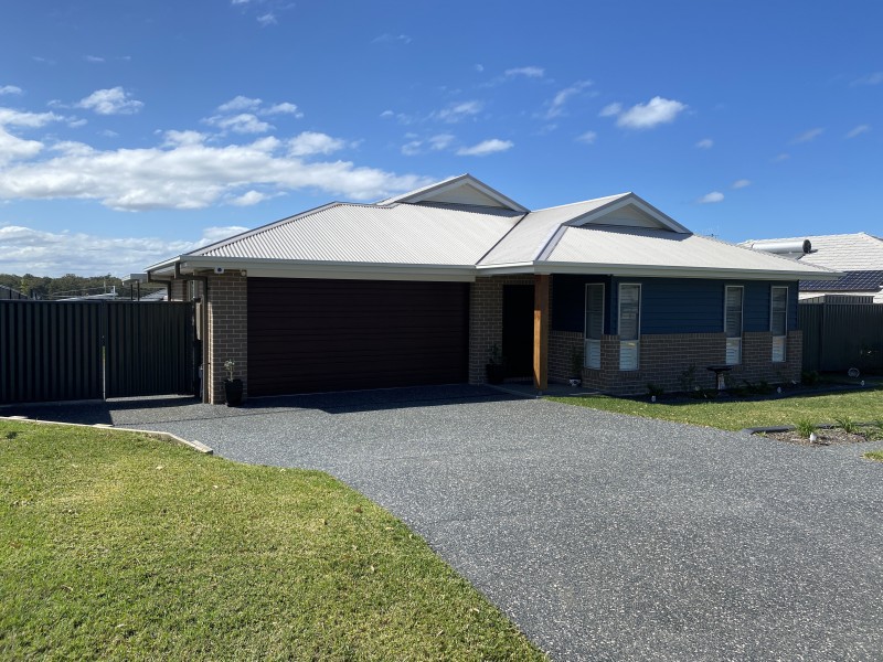 7 Ondaroo Crest, Old Bar NSW 2430