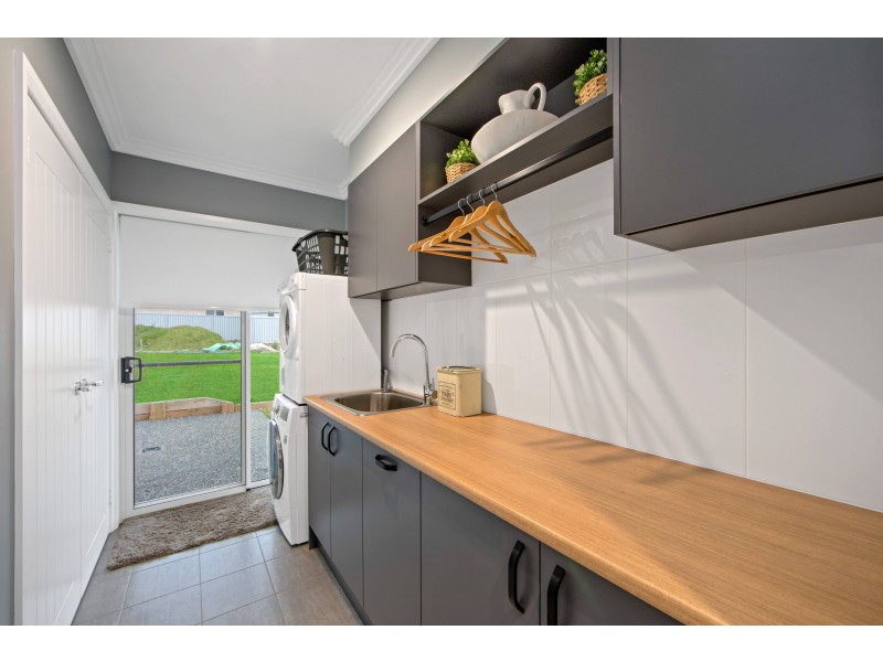 7 Ondaroo Crest, Old Bar NSW 2430