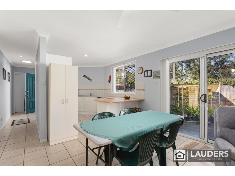 2/6 Bryan Street, Old Bar NSW 2430