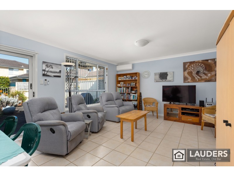 2/6 Bryan Street, Old Bar NSW 2430