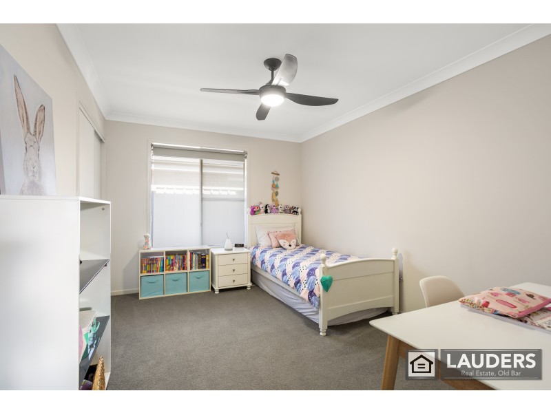 100 Albatross Way, Old Bar NSW 2430