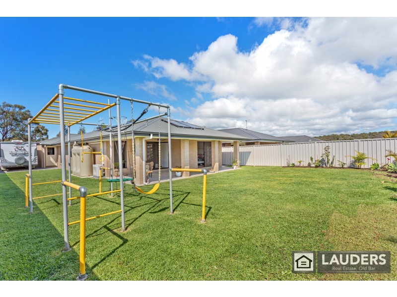 100 Albatross Way, Old Bar NSW 2430