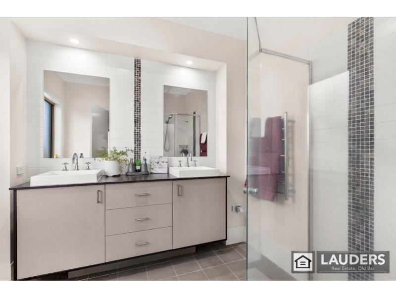 60 Bluehaven Drive, Old Bar NSW 2430