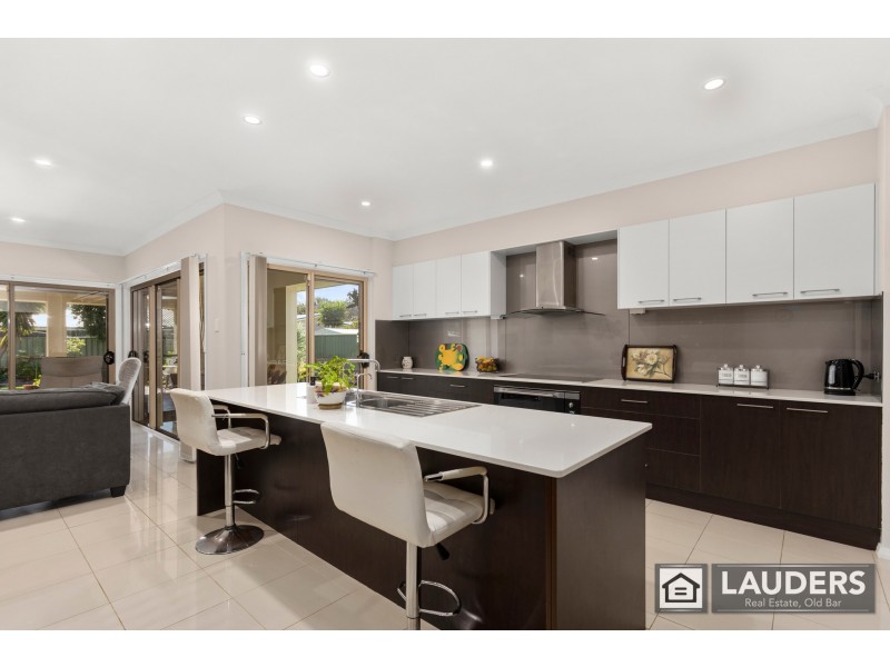 60 Bluehaven Drive, Old Bar NSW 2430