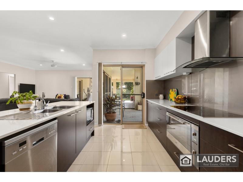 60 Bluehaven Drive, Old Bar NSW 2430