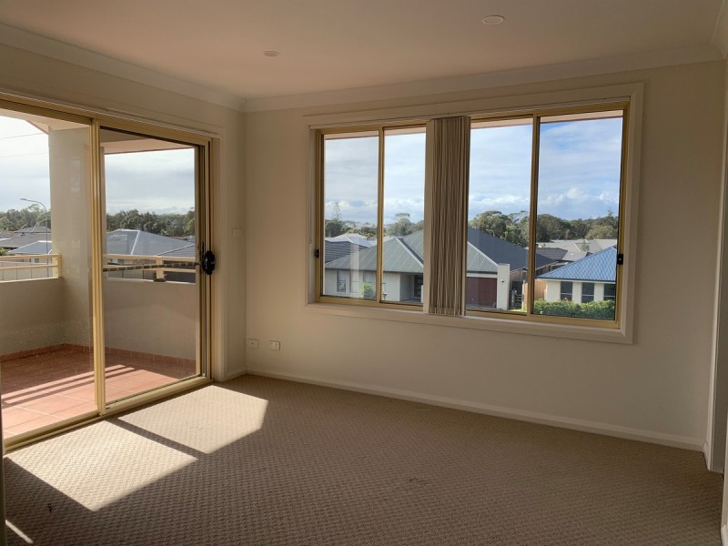 1/2 Mistral Place, Old Bar NSW 2430