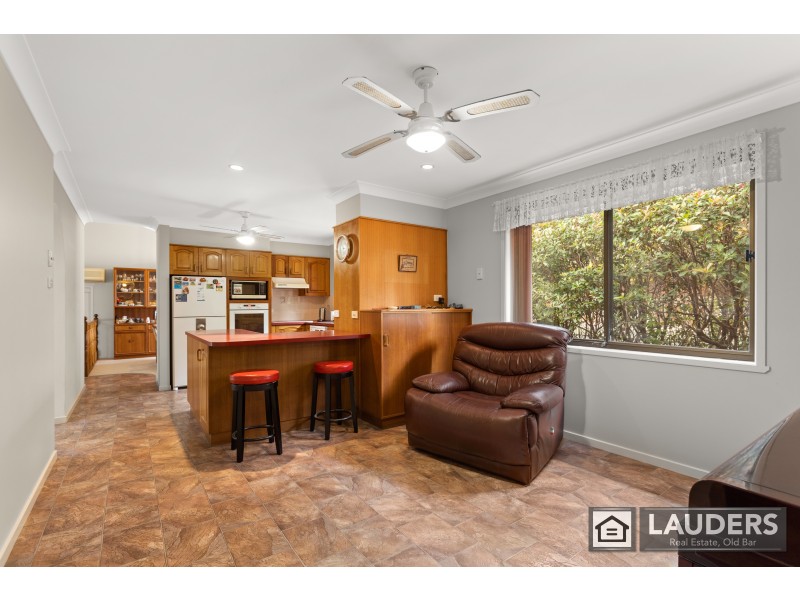 82 Waterman Street, Old Bar NSW 2430