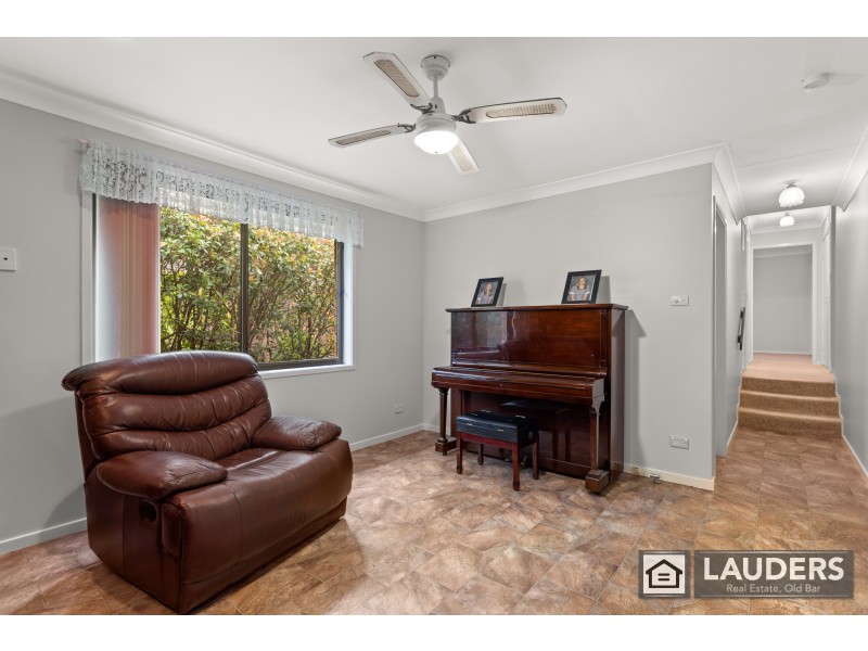 82 Waterman Street, Old Bar NSW 2430