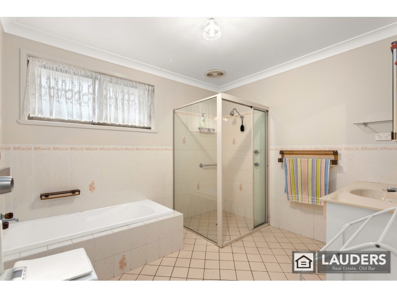 82 Waterman Street, Old Bar NSW 2430