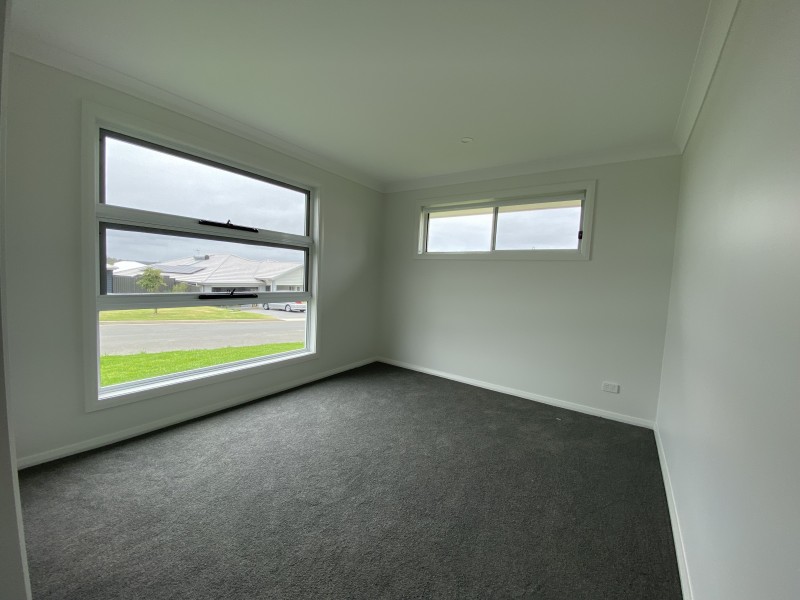 10 Ondaroo Crest, Old Bar NSW 2430