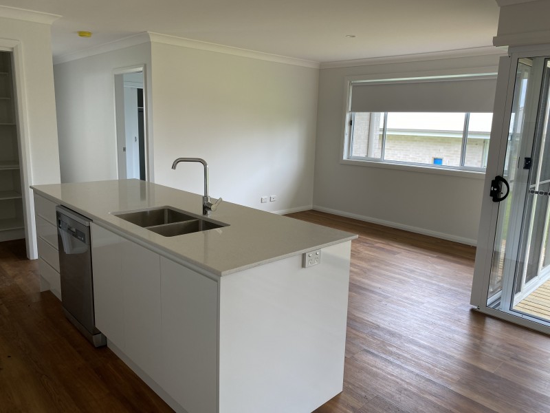 10 Ondaroo Crest, Old Bar NSW 2430