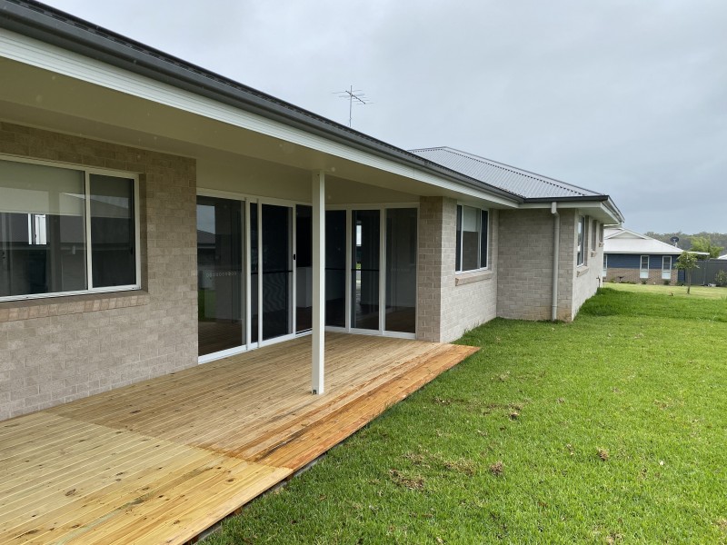 10 Ondaroo Crest, Old Bar NSW 2430