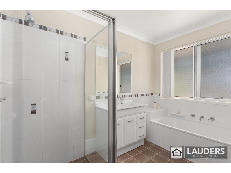 135 Heron Road, Old Bar NSW 2430