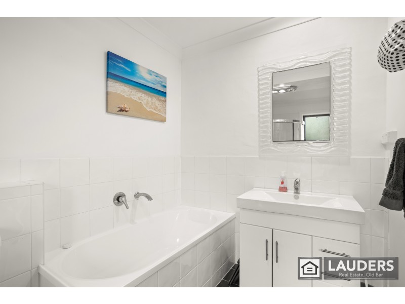 50 Hall Street, Old Bar NSW 2430