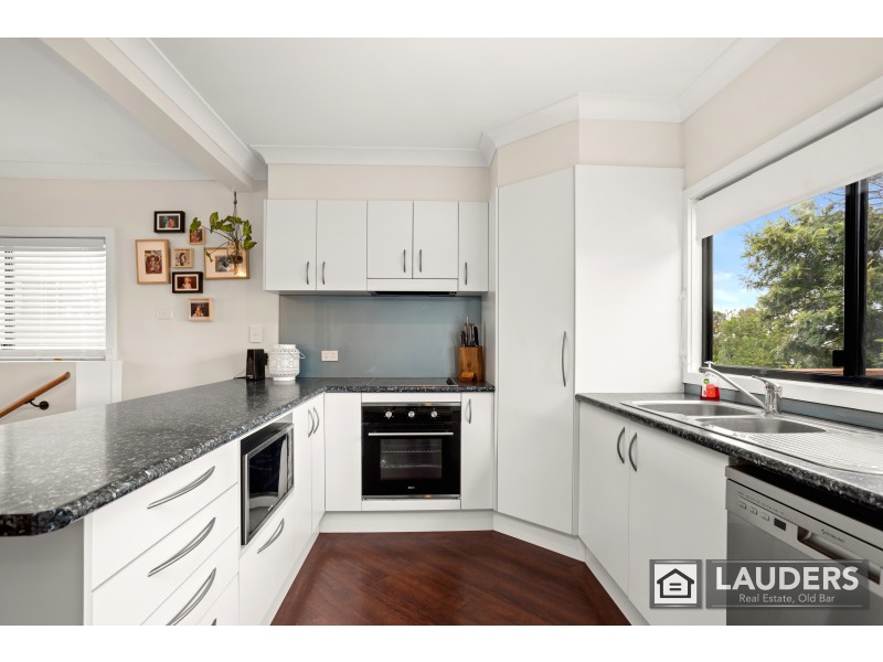 50 Hall Street, Old Bar NSW 2430