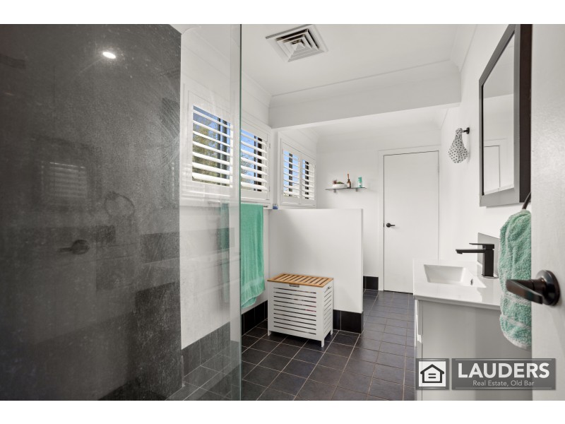 50 Hall Street, Old Bar NSW 2430